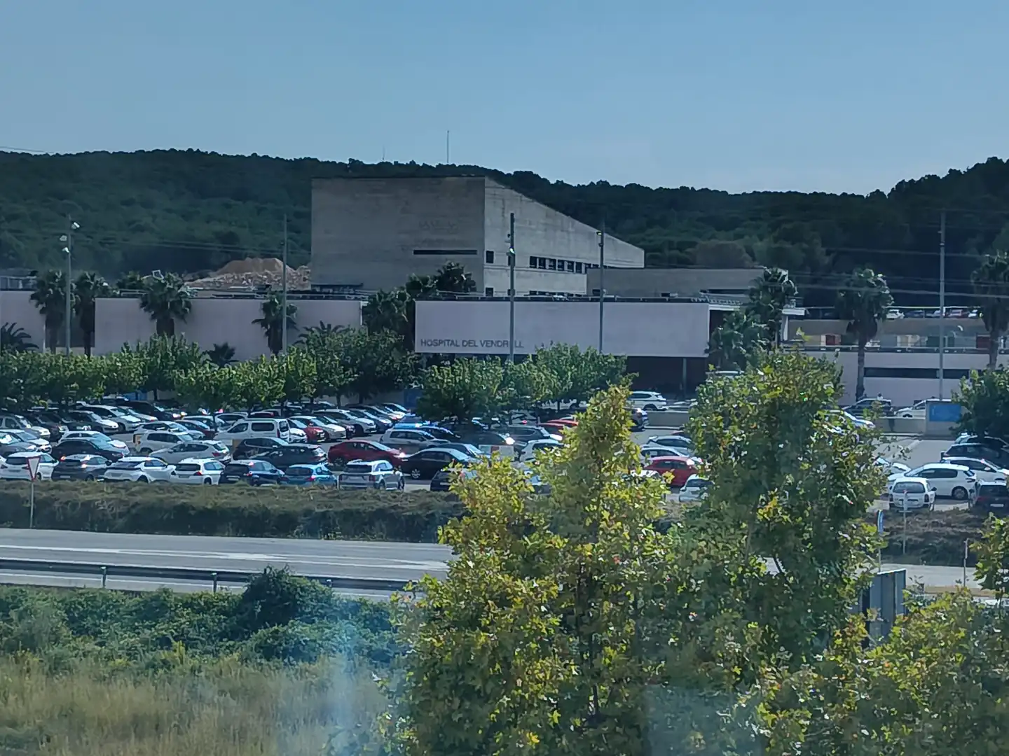 Parkplatz von Fabrikhallen zum Verkauf in El Vendrell