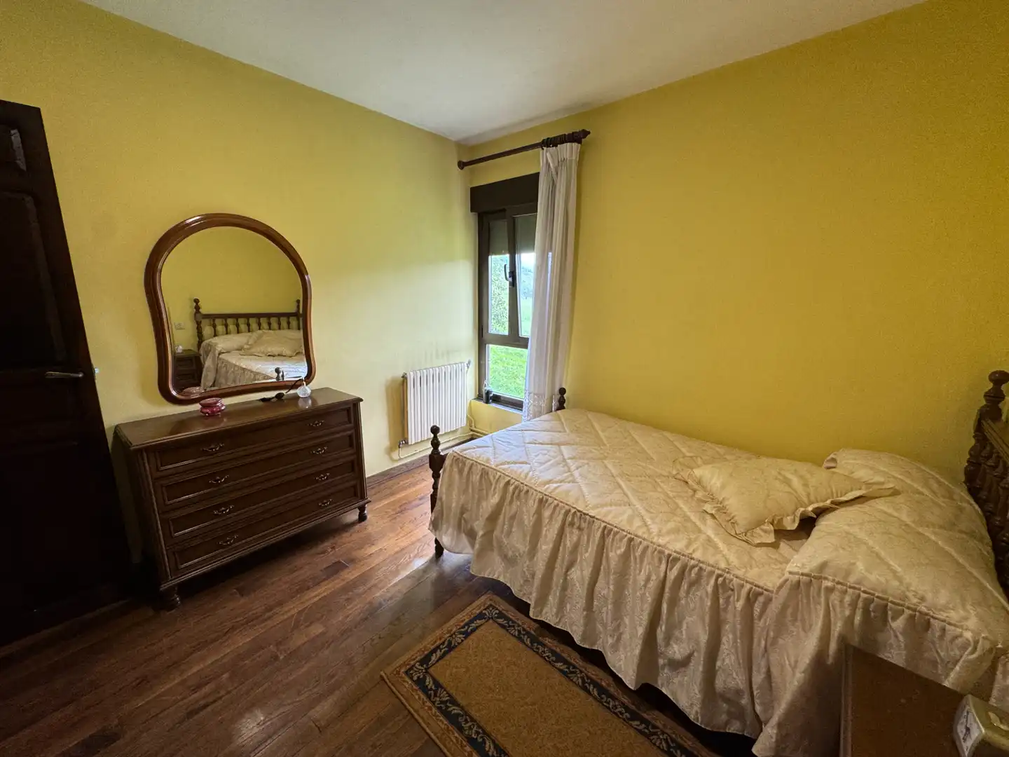 Habitación de Finca rústica en venta en Candamo con Calefacción, Trastero y Amueblado