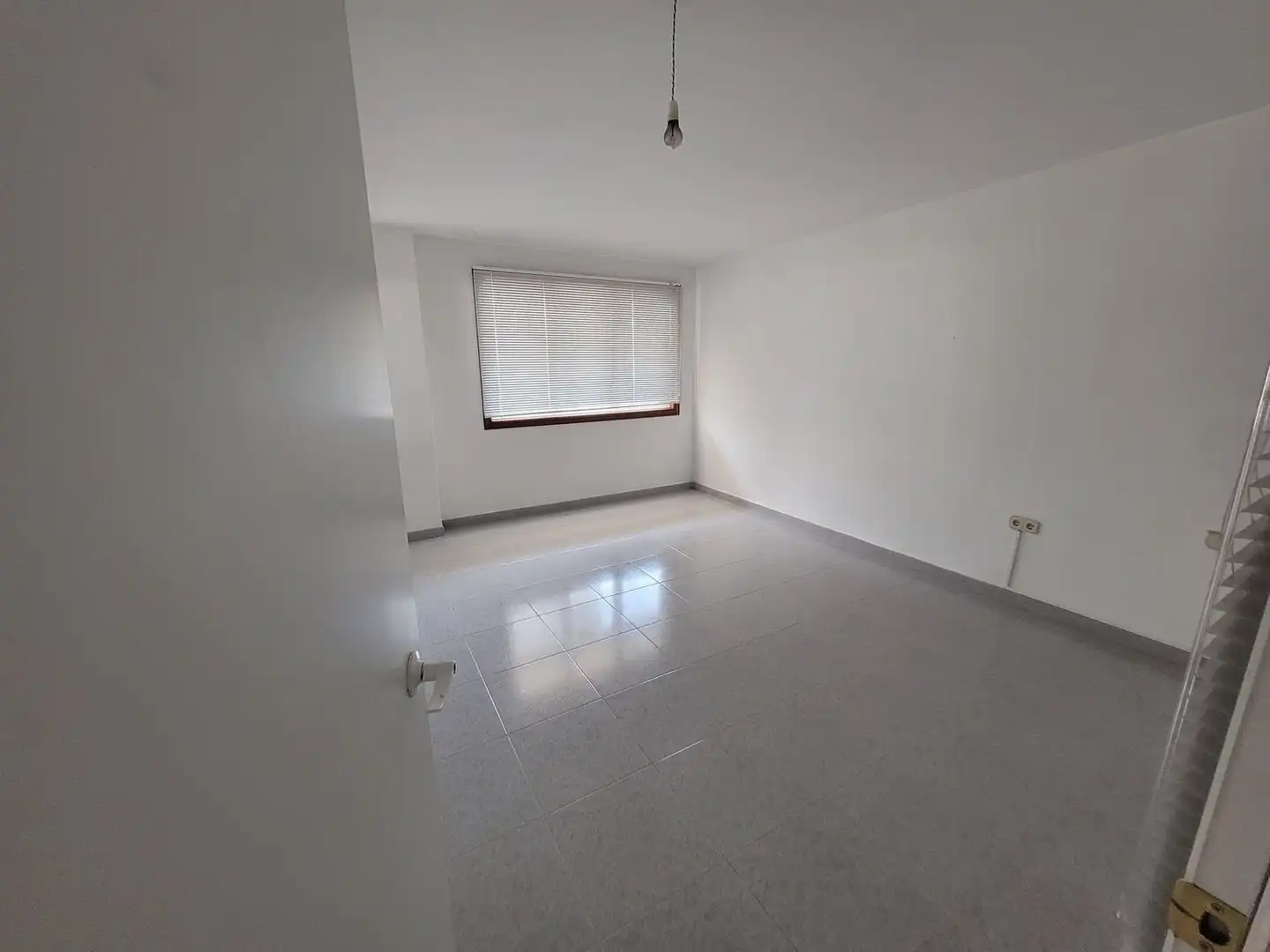 Habitación de Oficina de alquiler en Santa Comba