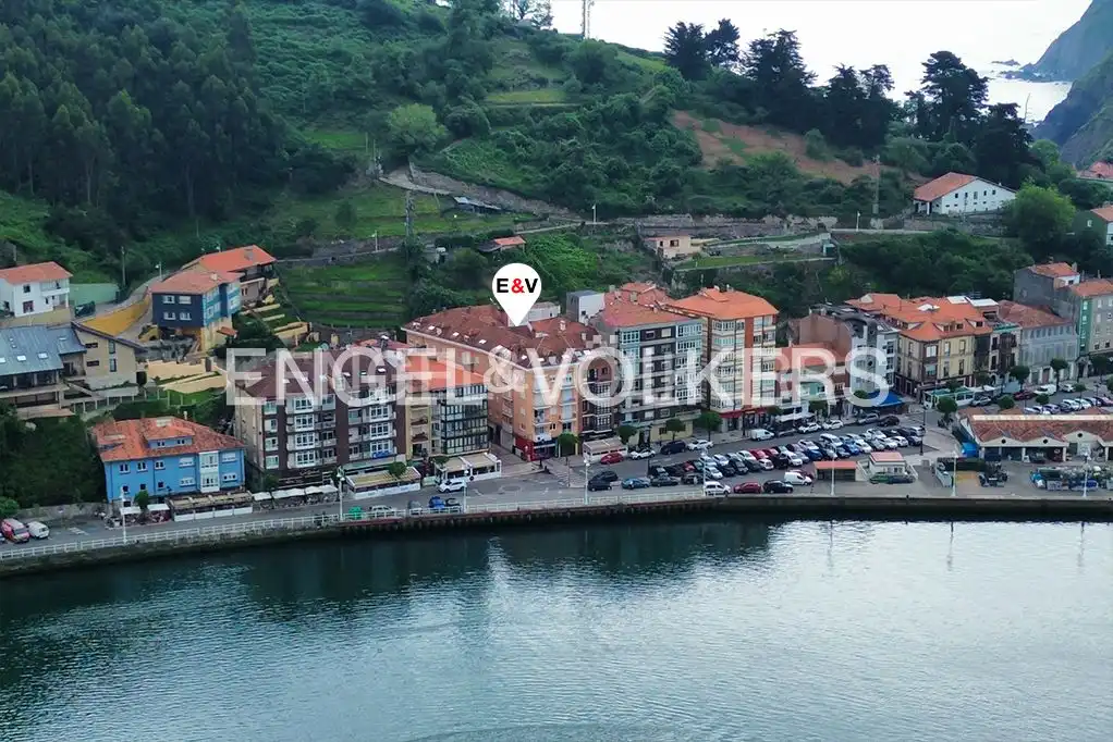 Vista exterior de Piso en venta en Ribadesella con Calefacción