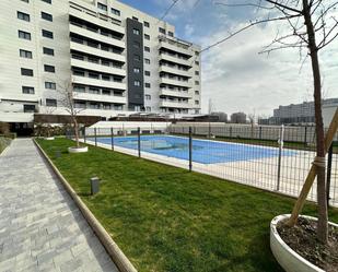 Piscina de Planta baixa en venda en  Madrid Capital amb Aire condicionat, Jardí privat i Terrassa
