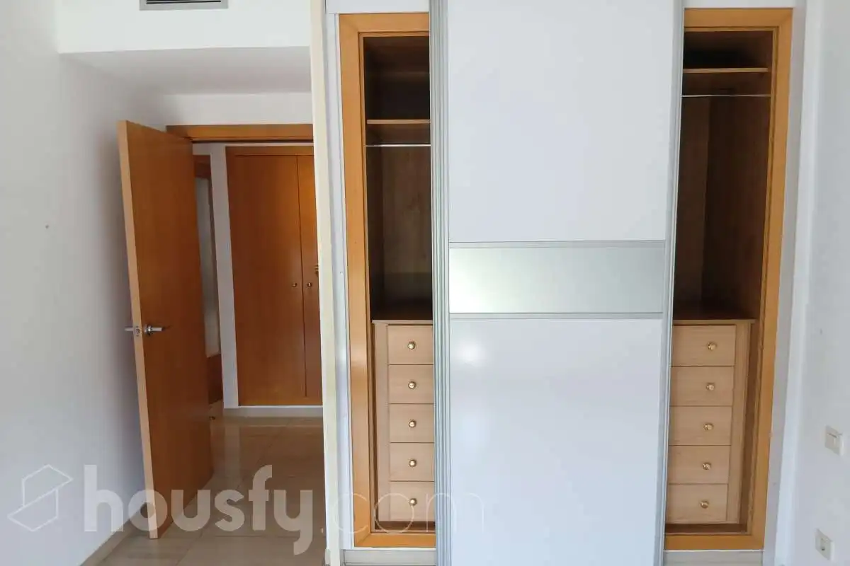 Bedroom of Flat for rent in L'Hospitalet de Llobregat  with Air Conditioner, Heating and Furnished