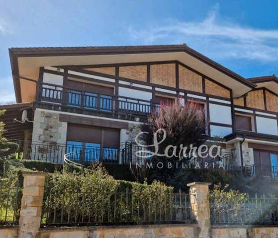 Casa adosada en Venta en Areatza