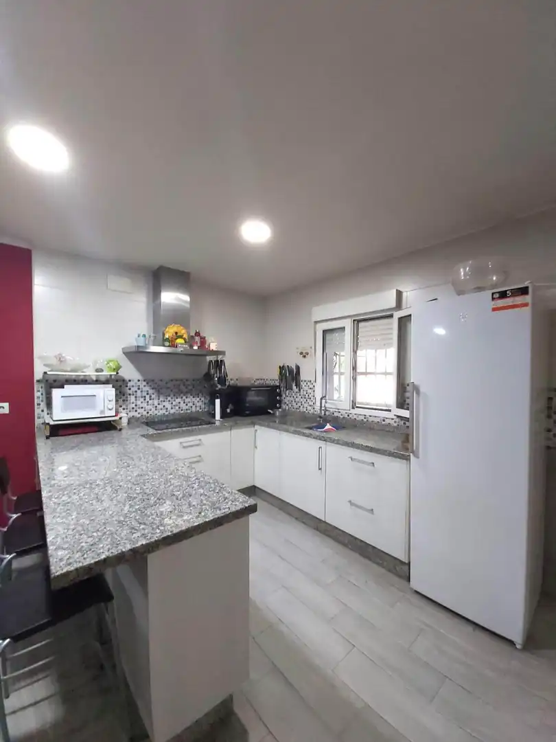 Cocina de Casa o chalet en venta en Utrera con Aire acondicionado, Jardín privado y Trastero