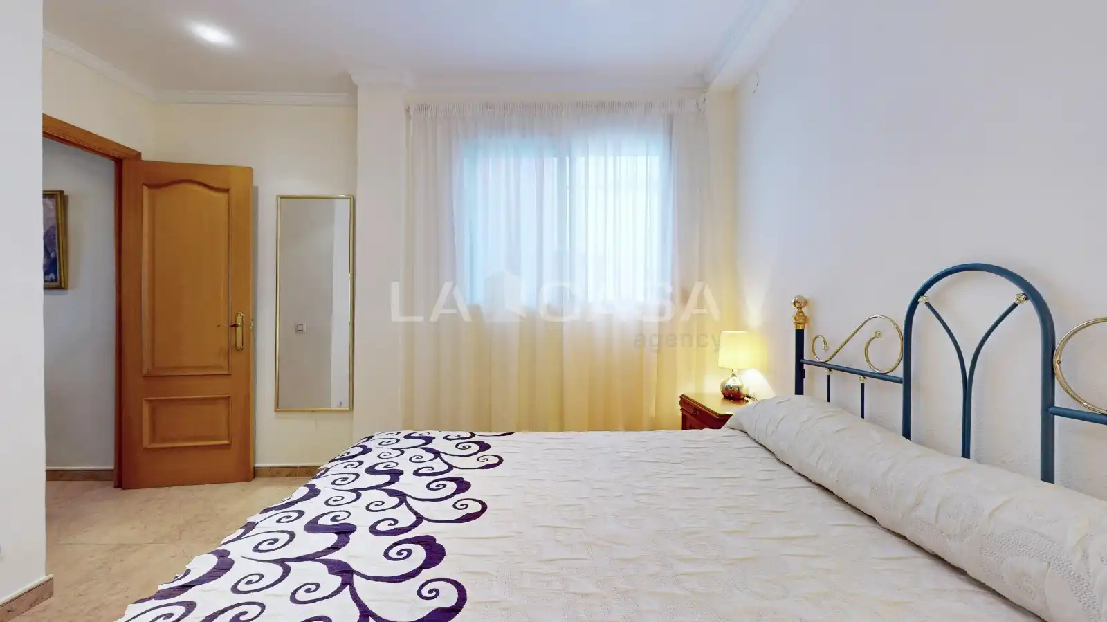 Dormitori de Casa adosada en venda en Valencia amb Aire condicionat, Terrassa i Traster