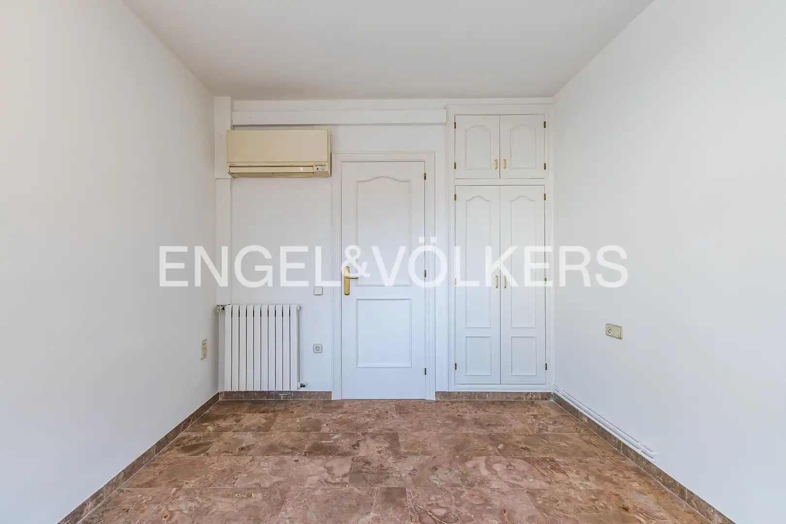 Dúplex en venta en Terrassa con Aire acondicionado, Calefacción y Terraza