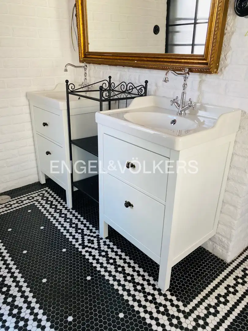 Bathroom of Flat for sale in Madrid  with Air Conditioner, Heating and Terrace