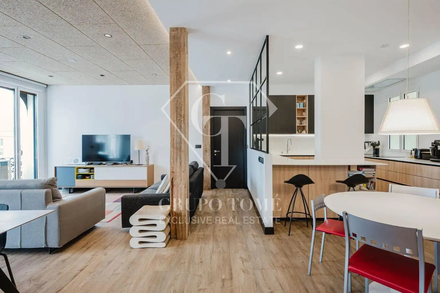Sala d'estar de Pis en venda en Donostia - San Sebastián  amb Aire condicionat, Calefacció i Traster