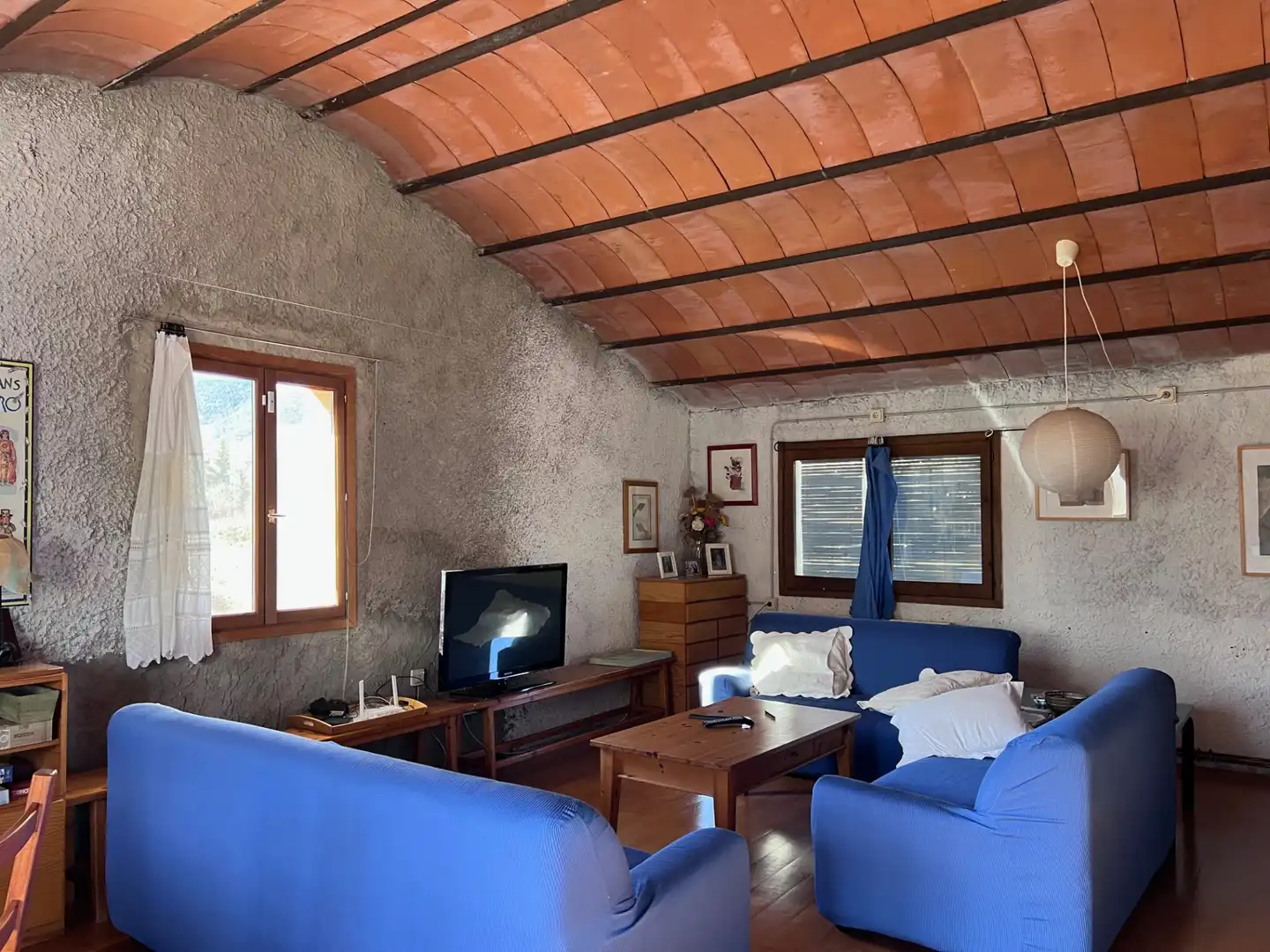Sala d'estar de Finca rústica en venda en Mieres (Girona) amb Aire condicionat, Jardí privat i Parquet
