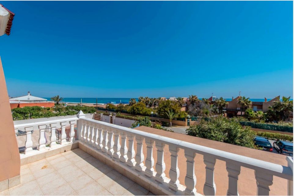 Terrace of House or chalet for sale in Torrevieja  with Air Conditioner, Heating and Private garden