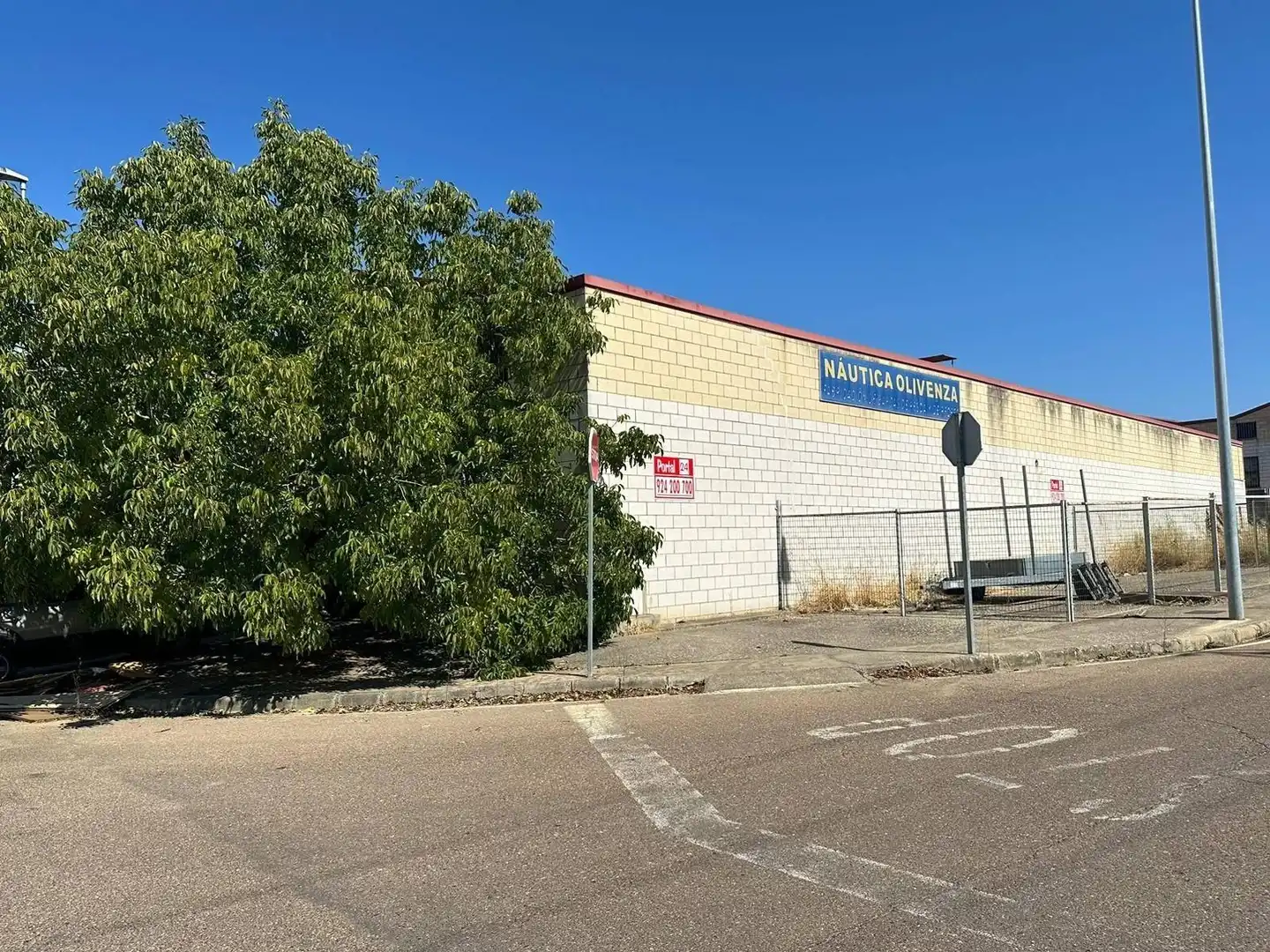 Vista exterior de Nave industrial en venta en Olivenza