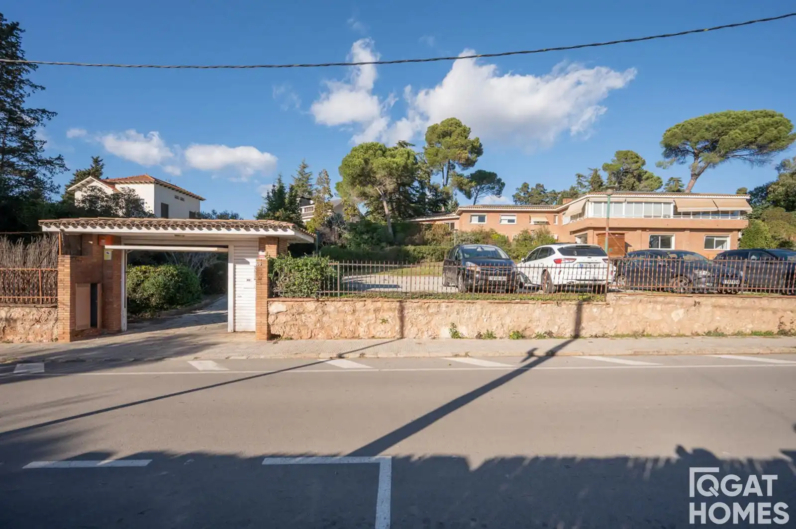 Parking of Houses for sale in Sant Cugat del Vallès  with Air Conditioner, Heating and Alarm