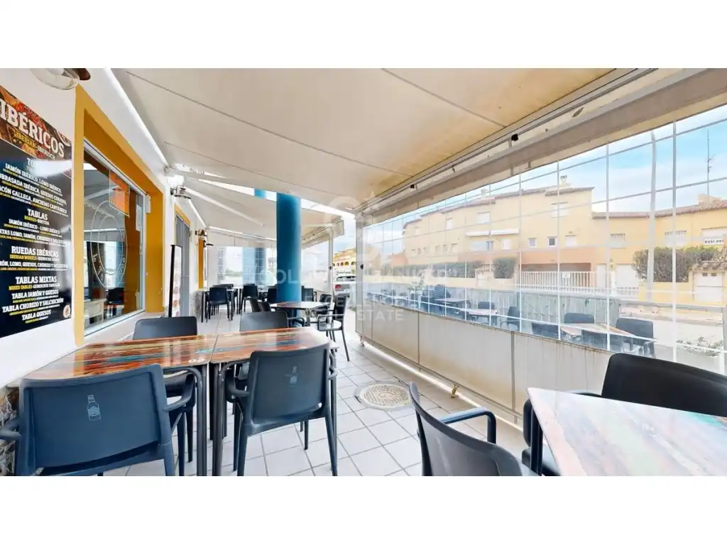 Local en venta en Oliva