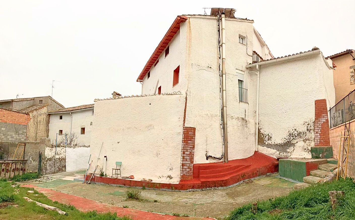 Außenansicht von Country house zum Verkauf in Velilla de Jiloca mit Privatgarten, Terrasse und Abstellraum