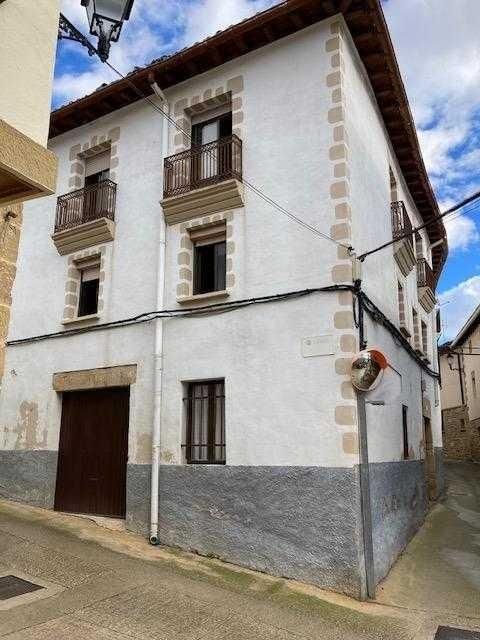 Vista exterior de Casa o xalet en venda en Artajona amb Calefacció, Jardí privat i Terrassa