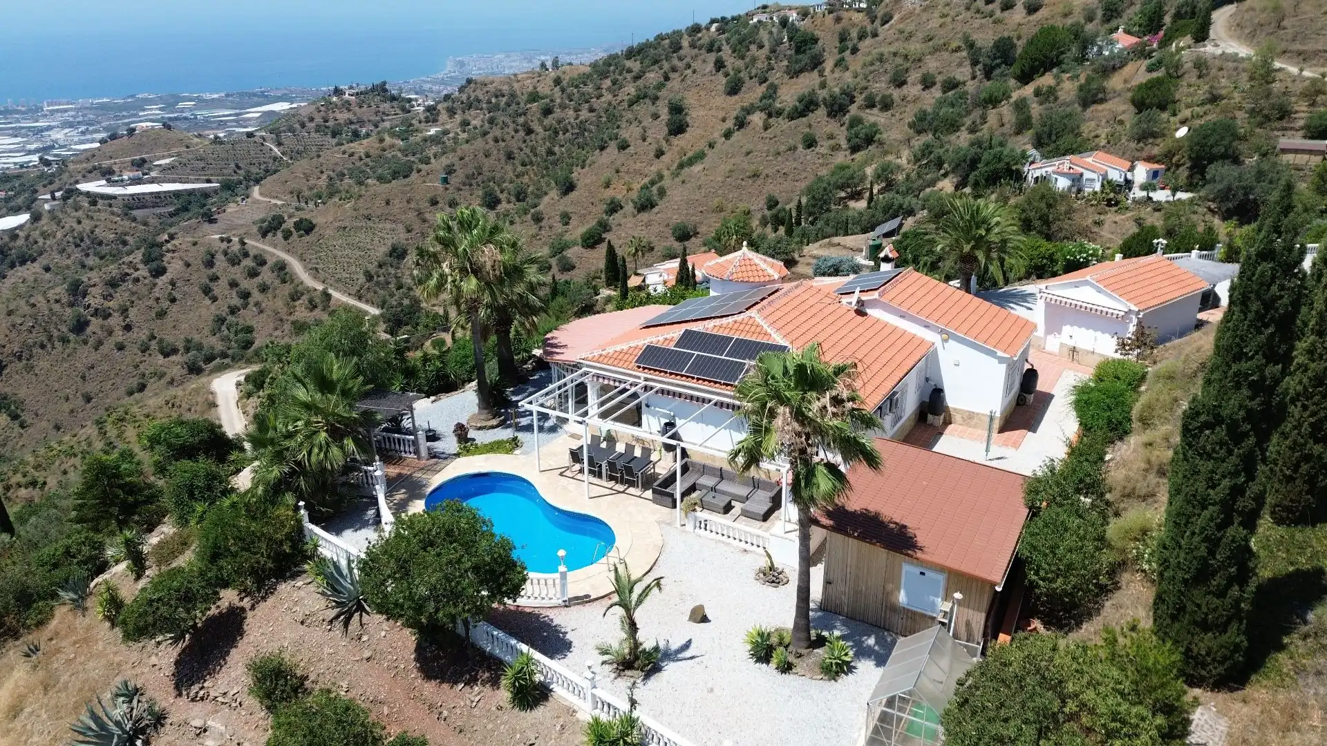 Vista exterior de Finca rústica en venda en Arenas amb Aire condicionat, Jardí privat i Terrassa