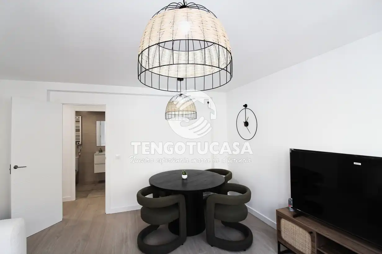 Bedroom of Flat for sale in Madrid  with Air Conditioner, Heating and Furnished