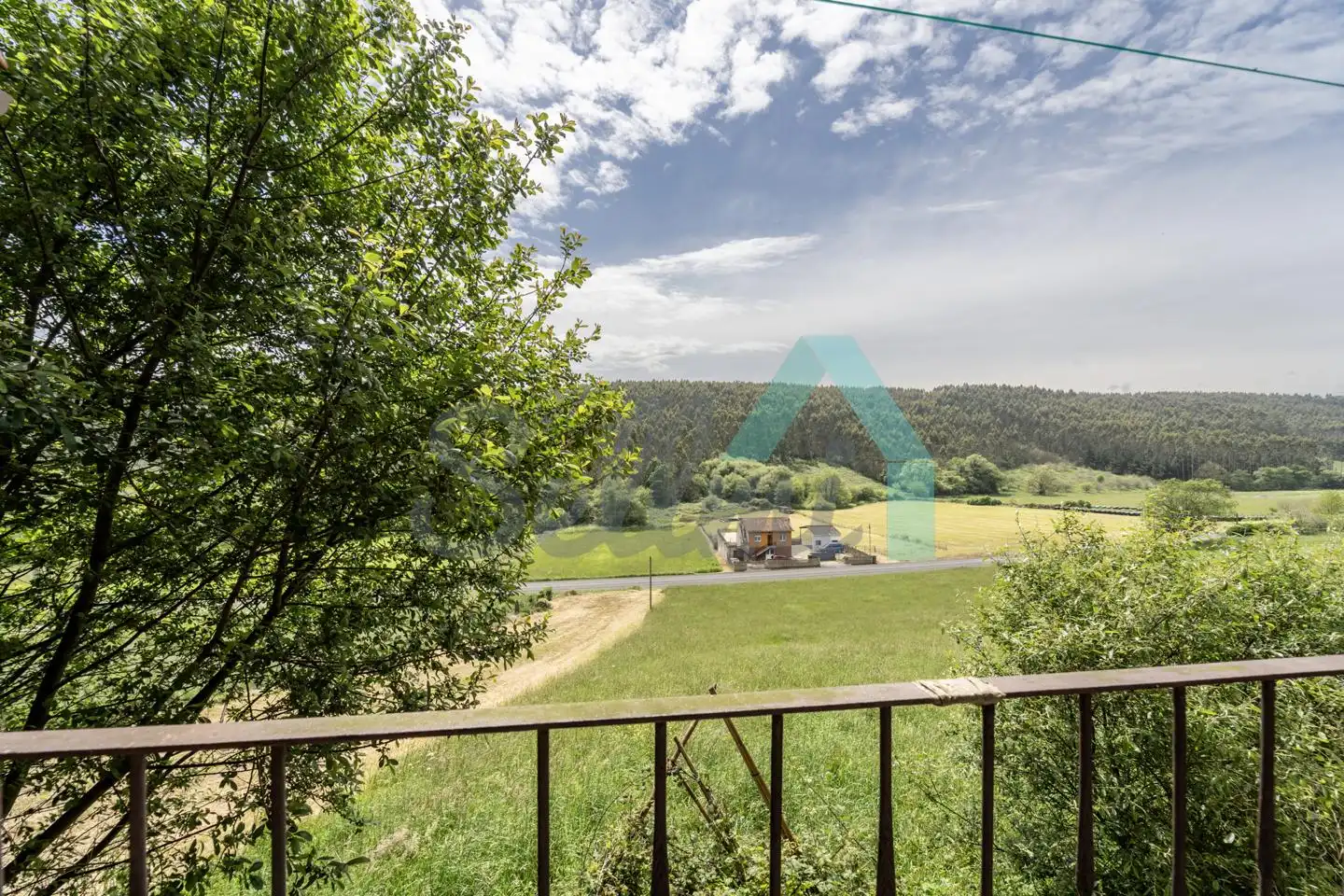 Garten von Einfamilien-Reihenhaus zum Verkauf in Carreño mit Heizung, Privatgarten und Parkett