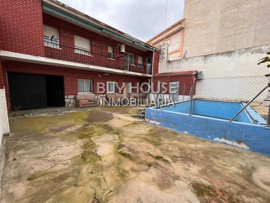 Exterior view of House or chalet for sale in Yuncos