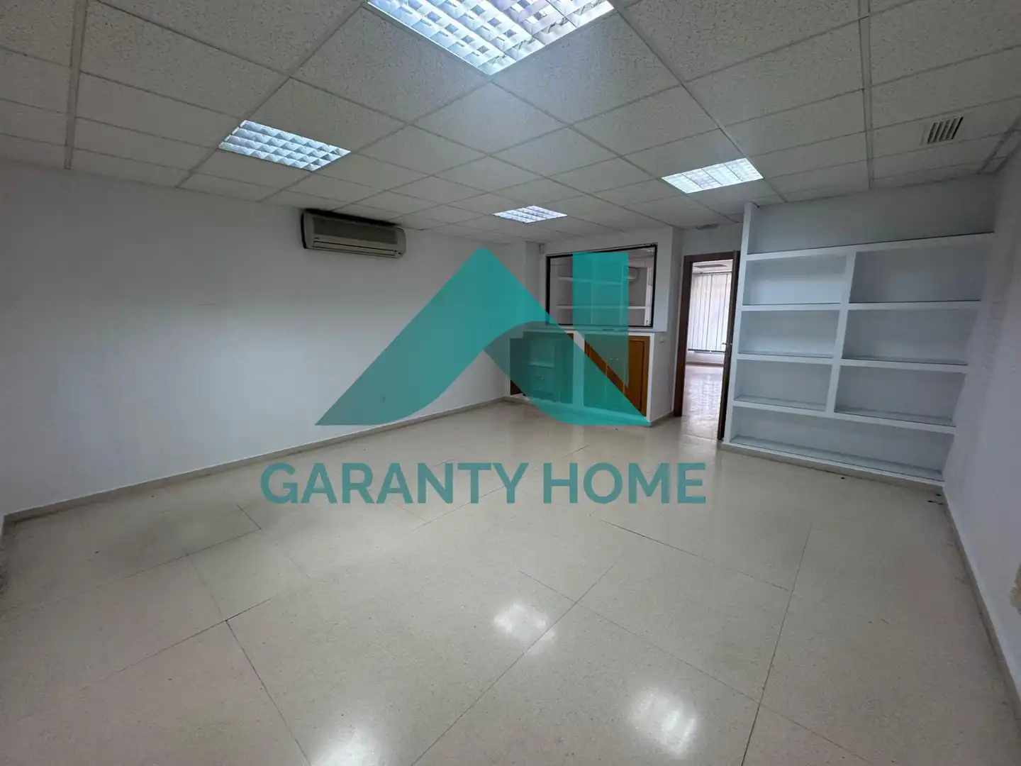 Office for rent in Cáceres  with Air Conditioner and Heating