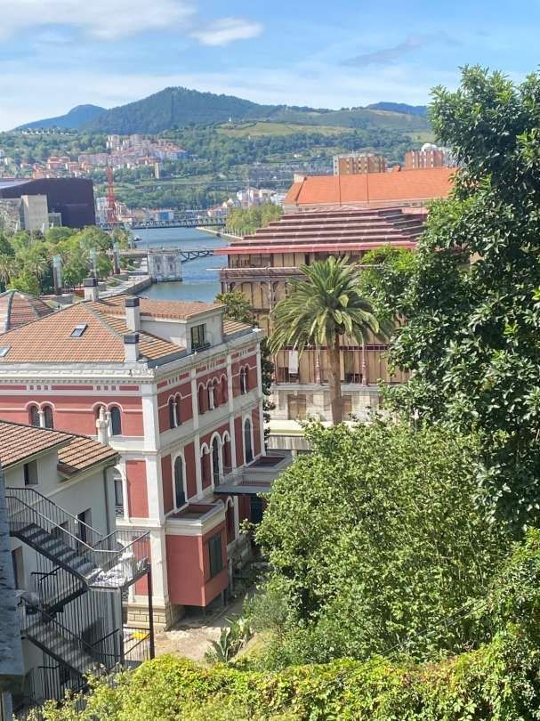 Vista exterior de Piso en venta en Bilbao  con Calefacción