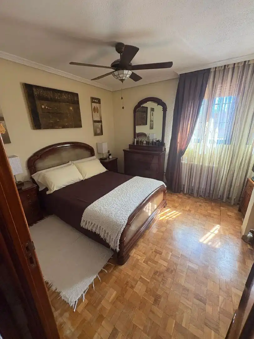 Dormitori de Casa o xalet en venda en Getafe