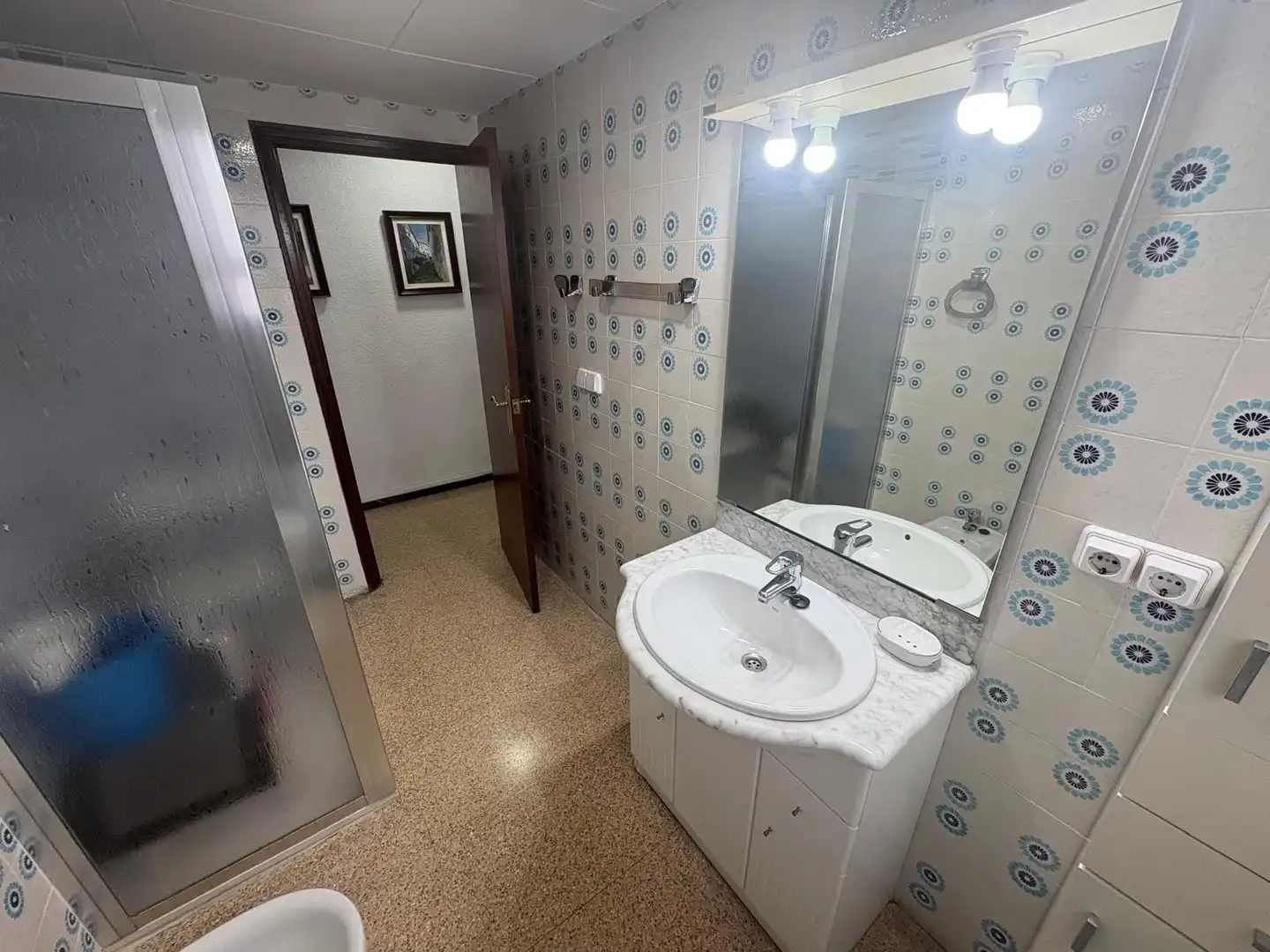 Bathroom of Flat for sale in Alcoy / Alcoi  with Air Conditioner, Storage room and Furnished