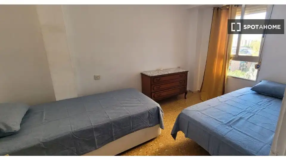 Bedroom of Flat for rent in Valencia  with Air Conditioner, Heating and Furnished