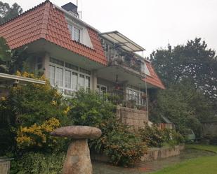 Vista exterior de Casa o xalet en venda en Pontevedra Capital  amb Calefacció, Jardí privat i Terrassa