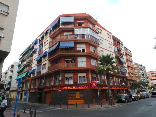 Piso en Venta en C/ Montero Ríos en Carolinas Altas