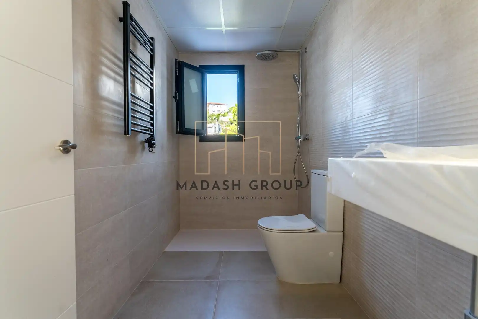 Villa mit Pool zum Verkauf in Avenida de la Marca Hispànica, imagen 23