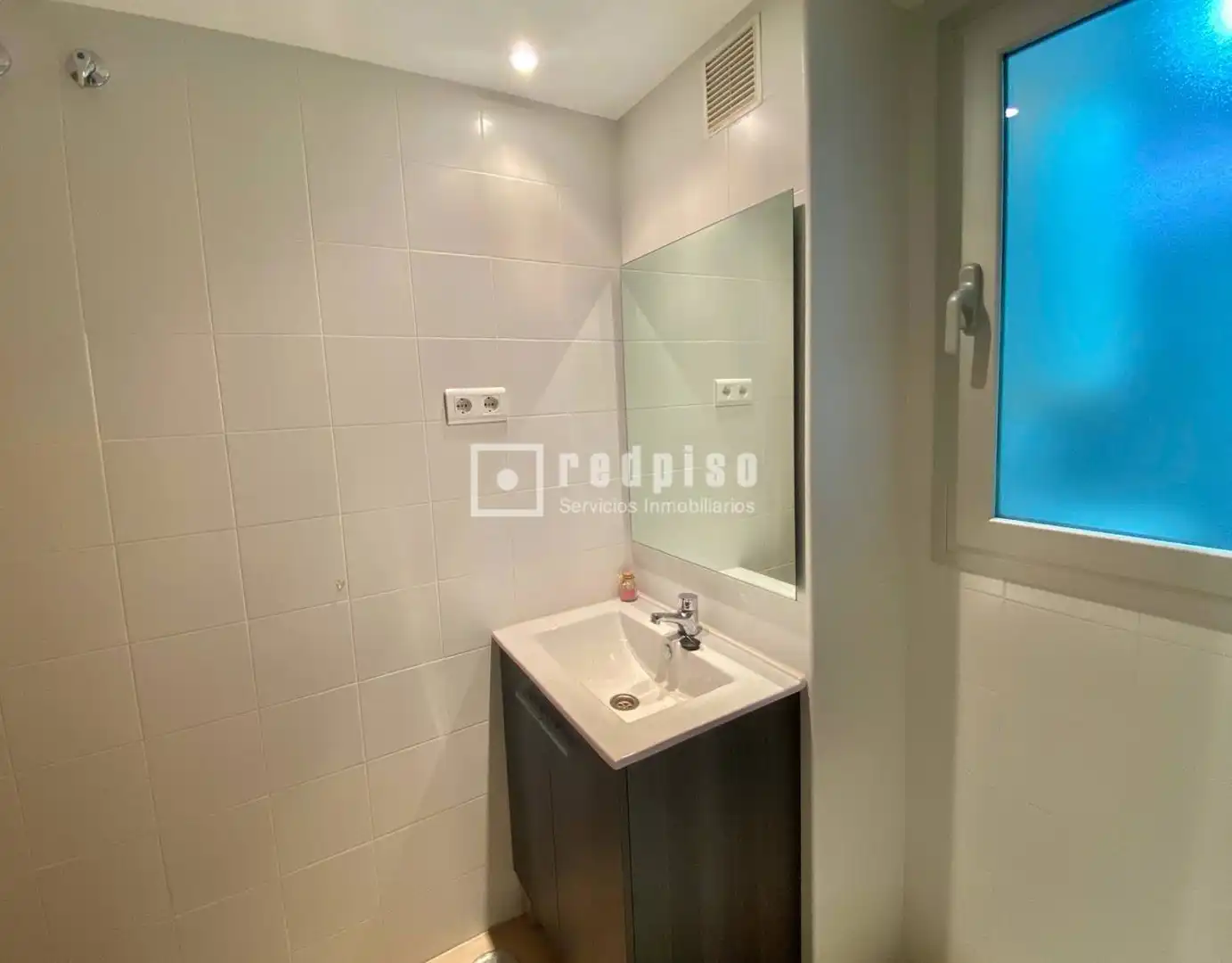 Baño de Piso en venta en Málaga con Aire acondicionado, Calefacción y Jardín privado
