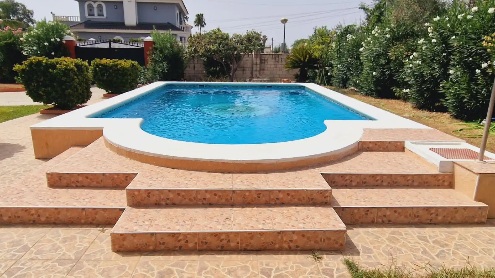 Piscina de Casa o xalet en venda en Córdoba amb Aire condicionat, Calefacció i Jardí privat