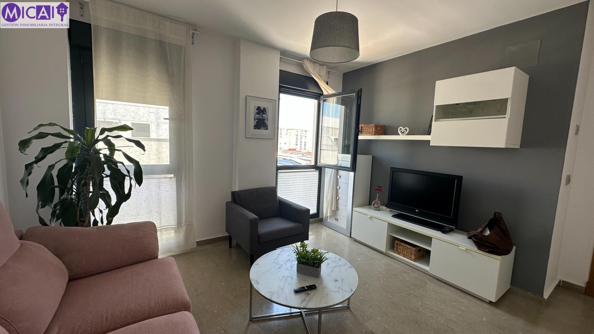 Sala d'estar de Pis en venda en  Cádiz Capital amb Aire condicionat i Balcó