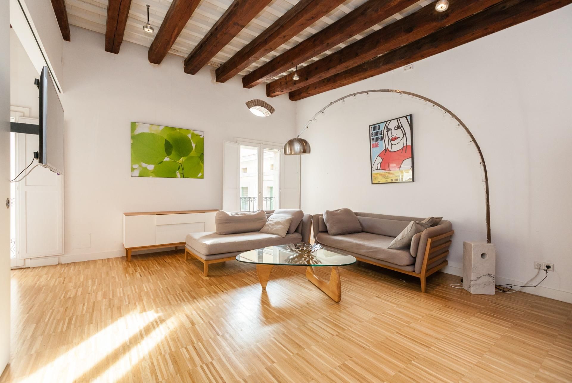 Sala d'estar de Àtic de lloguer en  Barcelona Capital amb Aire condicionat, Calefacció i Parquet