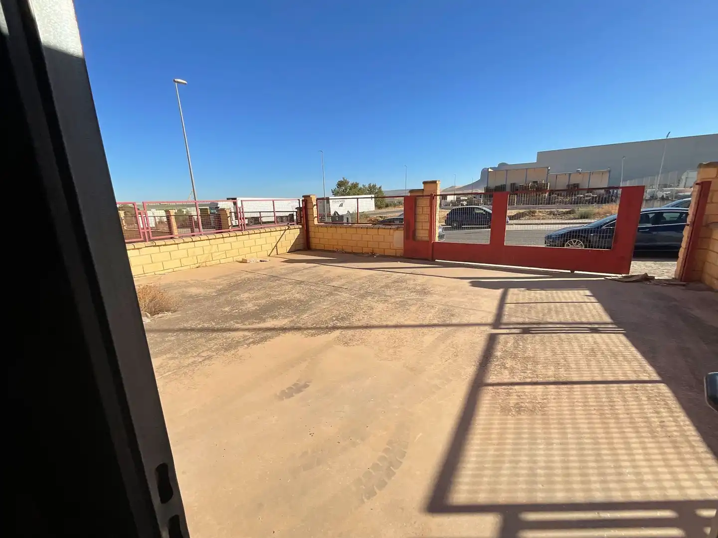 Nau industrial en venda a Zona de la Vega