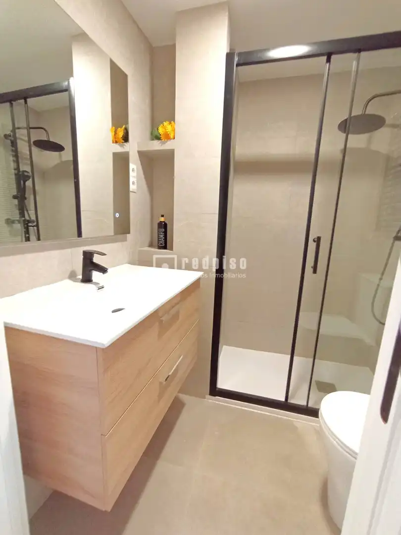 Badezimmer von Wohnung zum Verkauf in Madrid mit Klimaanlage, Heizung und Terrasse