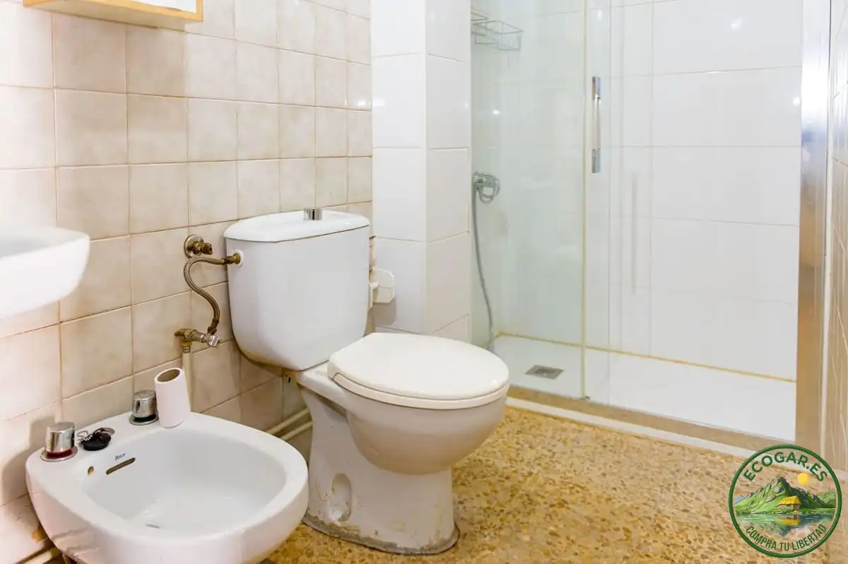 Bathroom of Flat for sale in Vega de Espinareda  with Heating, Private garden and Storage room