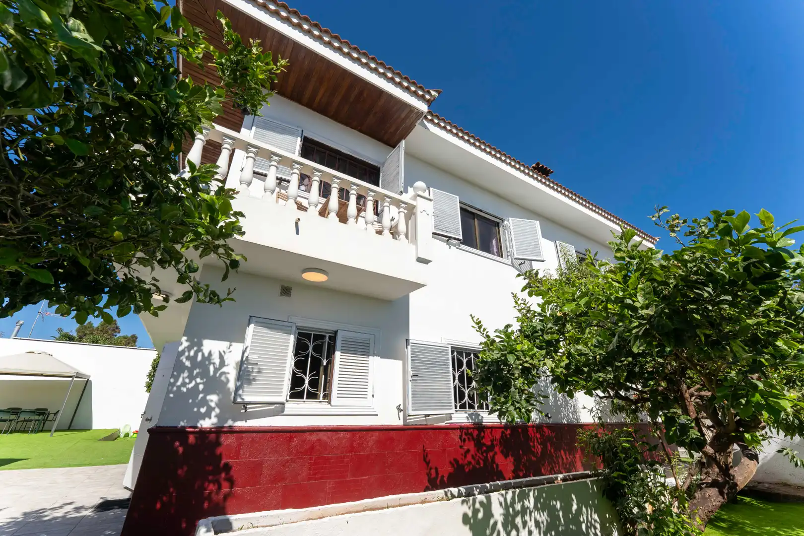 Vista exterior de Casa o xalet en venda en San Cristóbal de la Laguna amb Jardí privat, Terrassa i Moblat