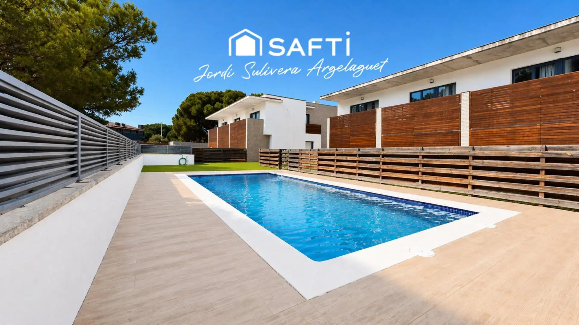 Piscina de Casa adosada en venta en L'Escala con Aire acondicionado, Terraza y Balcón