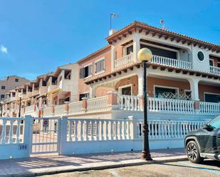 Vista exterior de Dúplex de lloguer en Guardamar del Segura amb Aire condicionat, Terrassa i Balcó