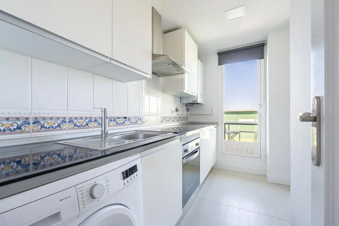 Kitchen of Attic for rent in Madrid  with Air Conditioner, Heating and Parquet flooring