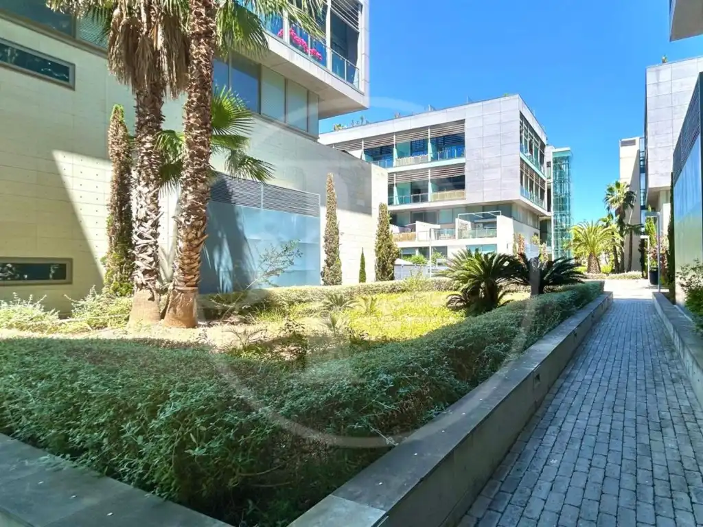 Außenansicht von Wohnung zum Verkauf in Xirivella mit Klimaanlage, Terrasse und Schwimmbad