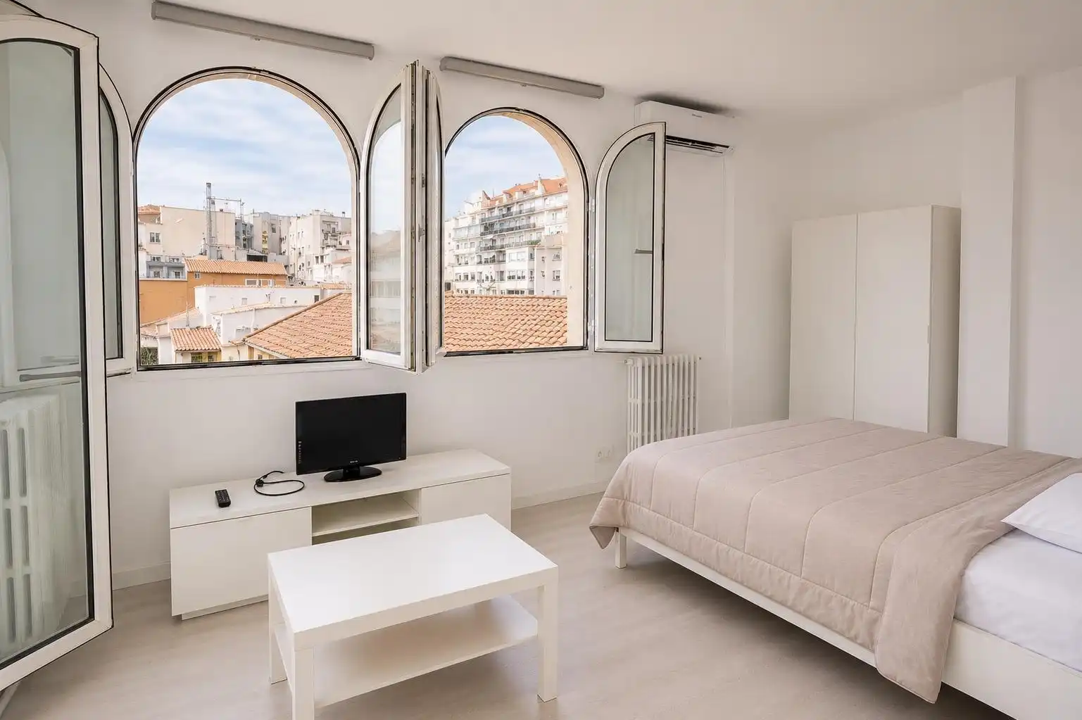 Bedroom of Flat for rent in Madrid  with Heating, Furnished and Balcony