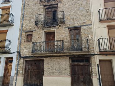 Maison avec balcon à vendre à Villafranca del Cid / Vilafranca