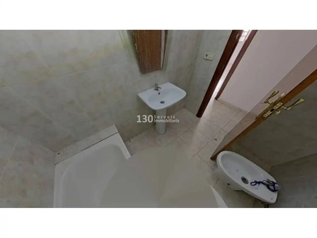 Bany de Pis en venda en Calella amb Terrassa