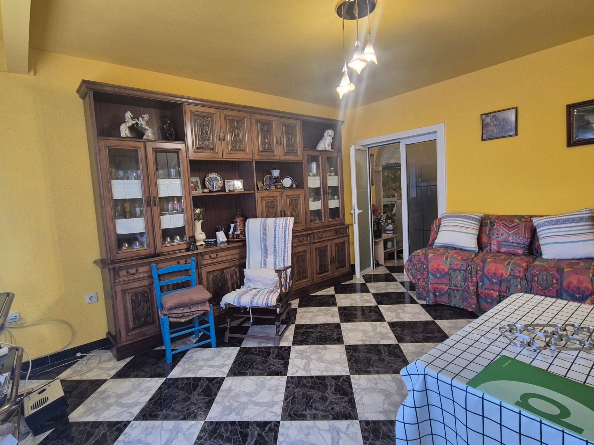 Living room of Flat for sale in Vilafranca del Penedès  with Air Conditioner, Furnished and Oven