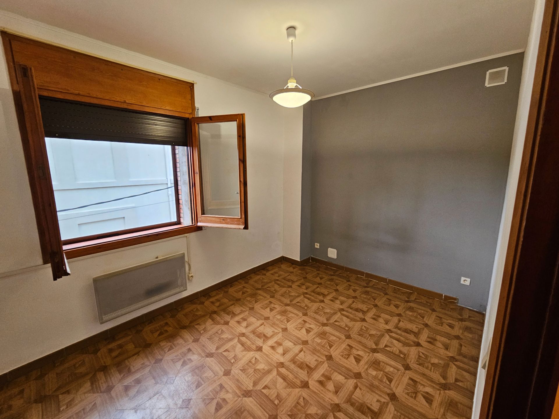 Dormitori de Casa o xalet en venda en Sant Climent Sescebes amb Calefacció i Alarma