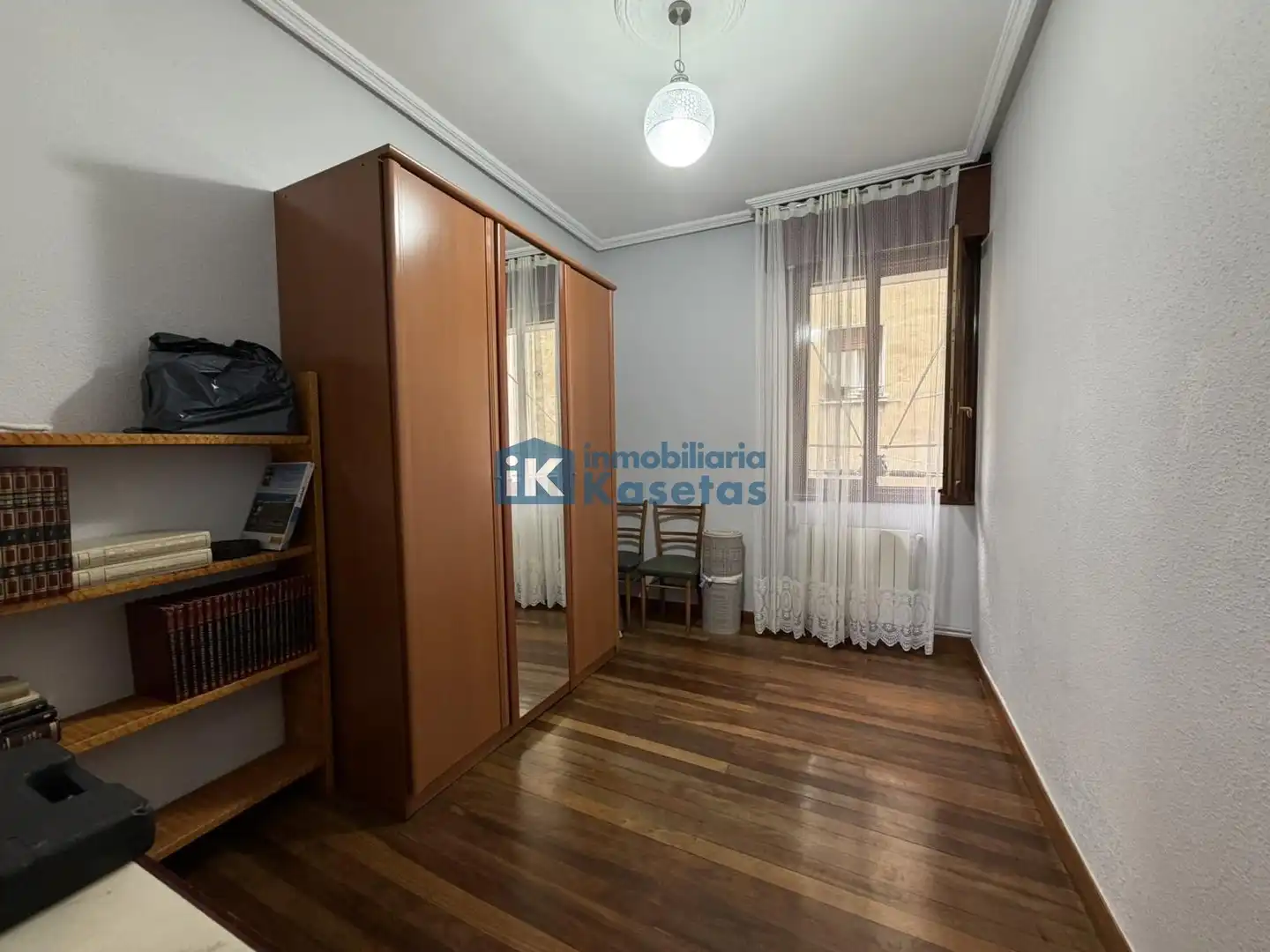 Habitación de Piso en venta en Basauri  con Calefacción