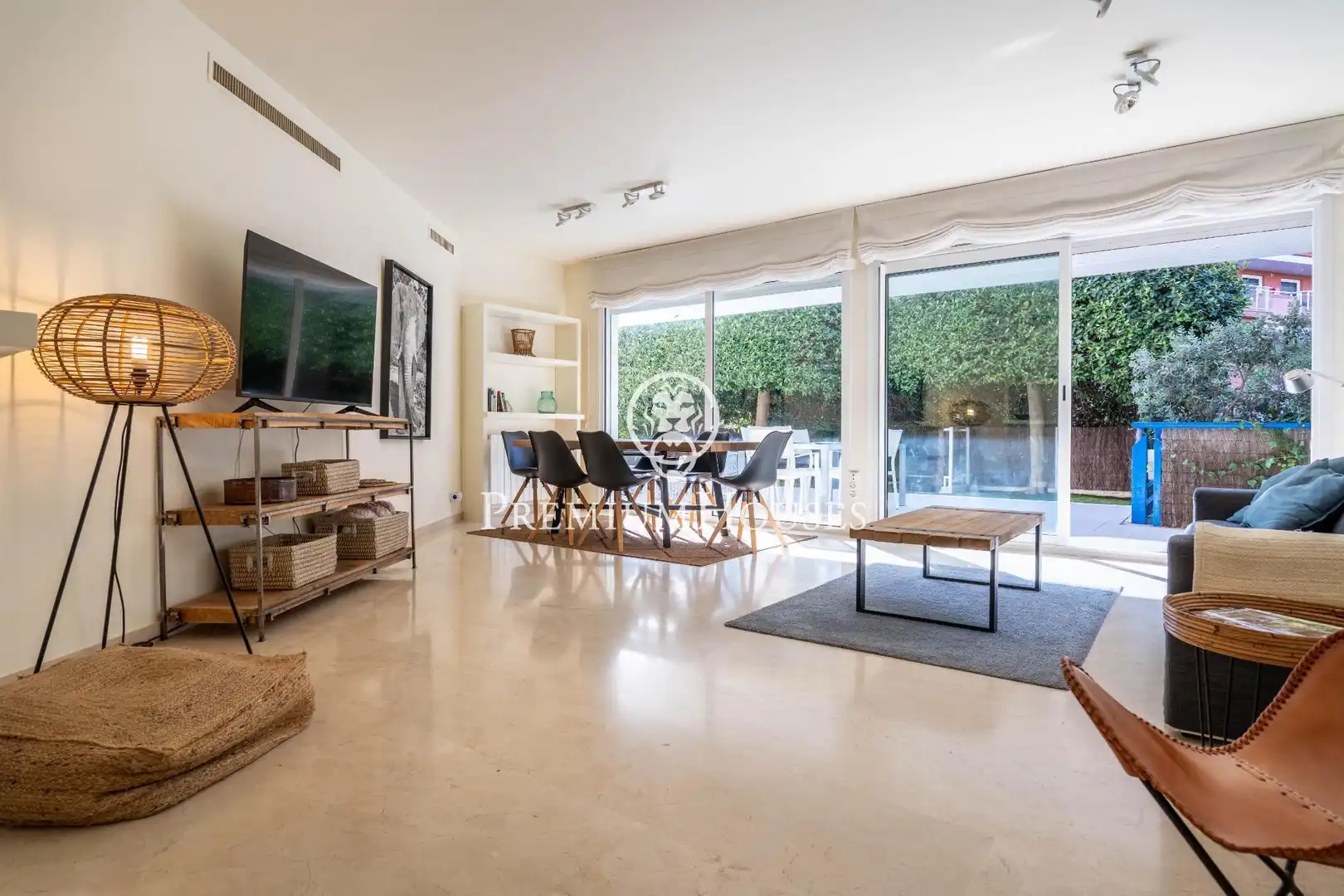 Living room of Ground floor for sale in Sitges  with Air Conditioner, Heating and Private garden